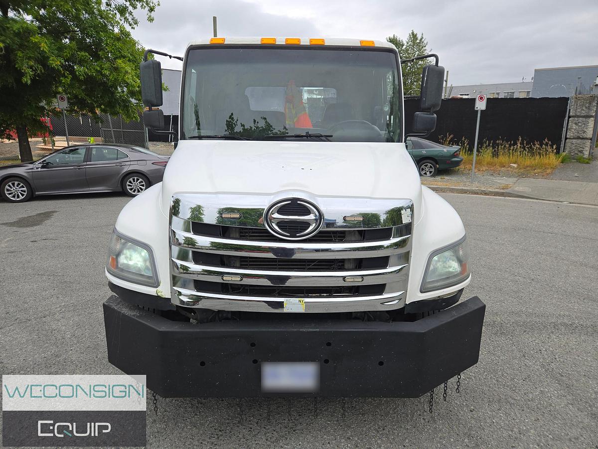 Used 2013 Hino Single Axle Rollback / Tow Truck