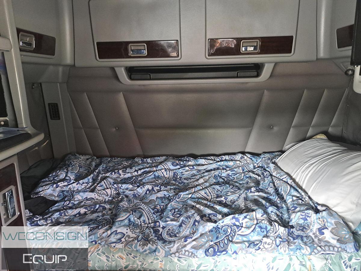 Used 2022 Peterbilt 389