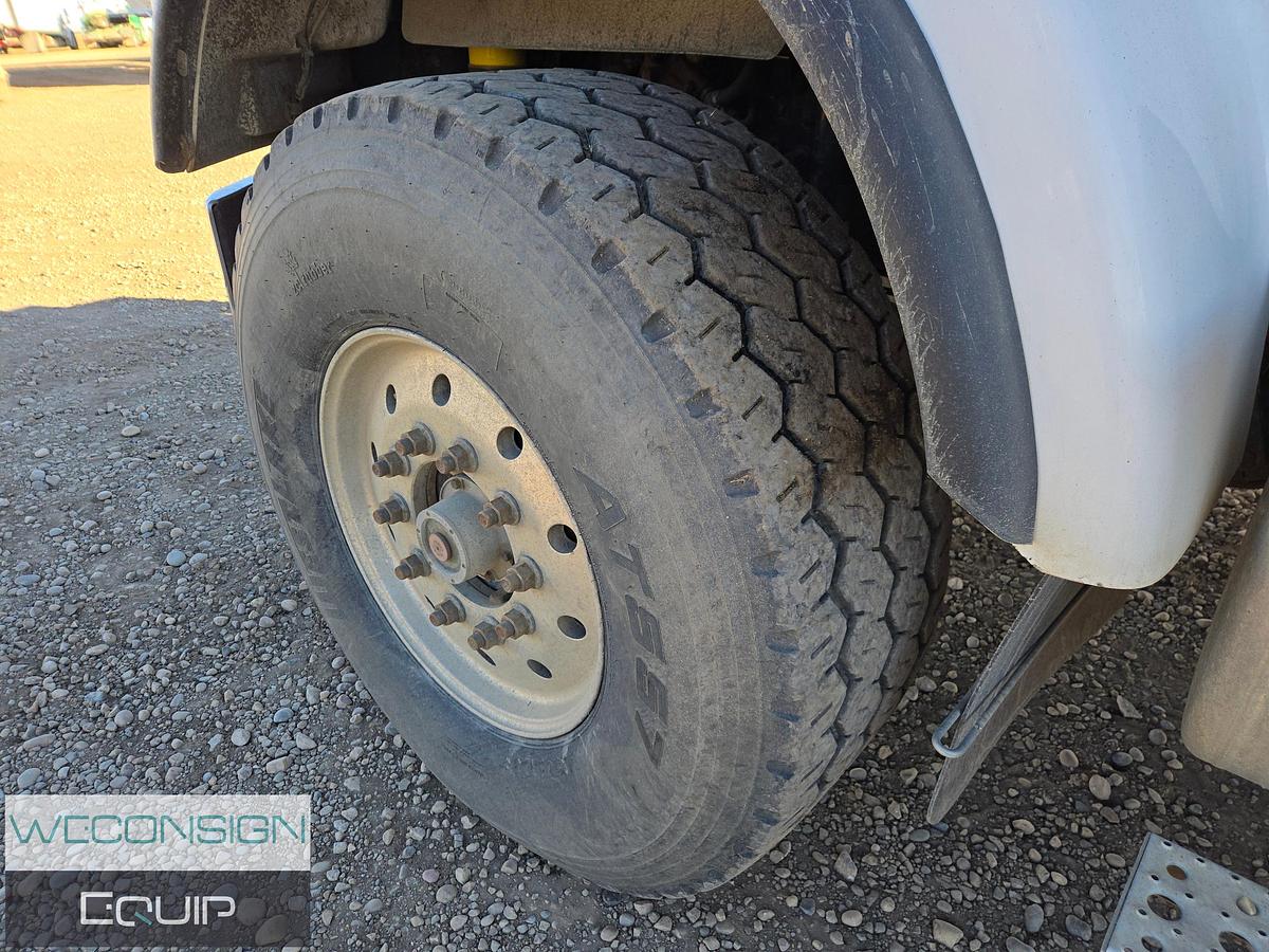 Used 2009 Freightliner FLD120SD Picker Truck