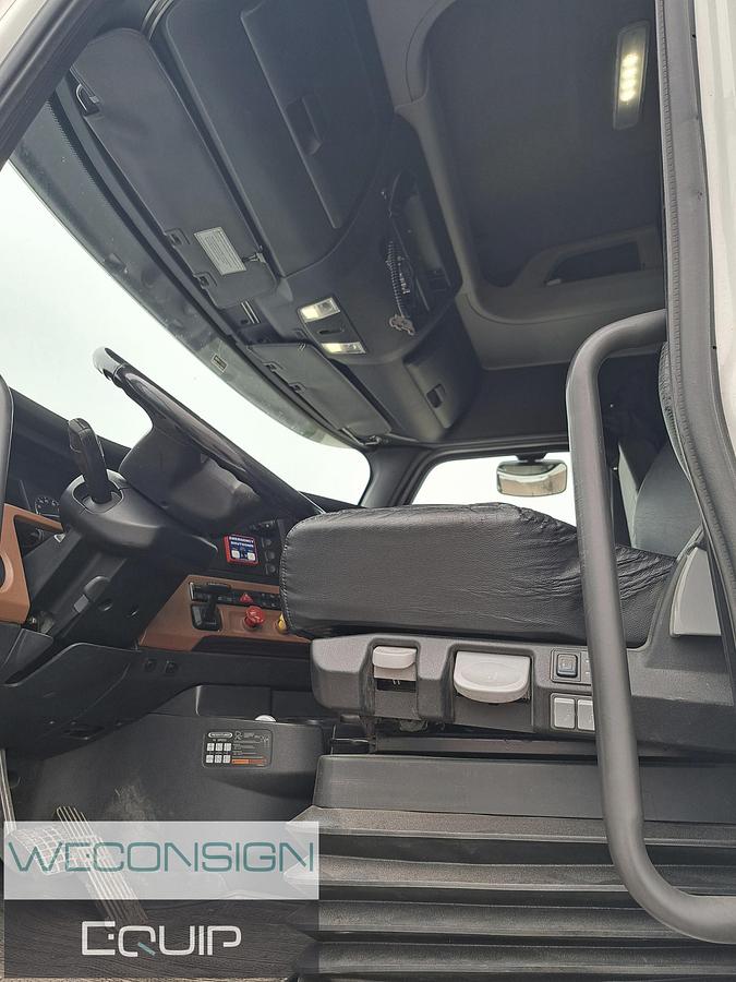 Used 2020 Freightliner Cascadia