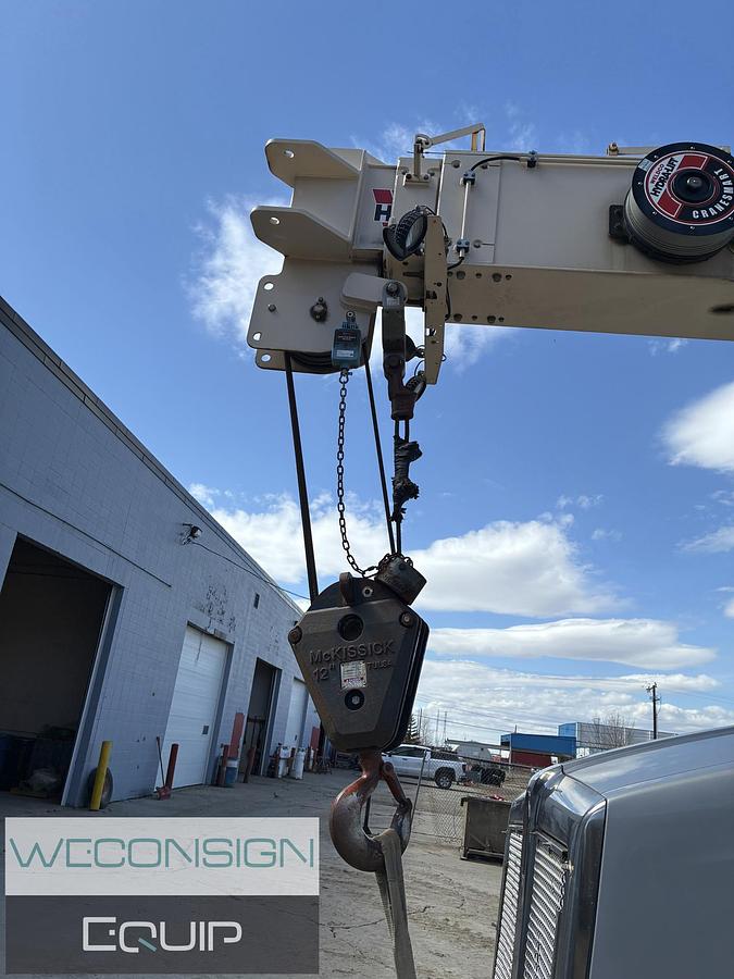 Used 2015 Kenworth T880 Crane Truck