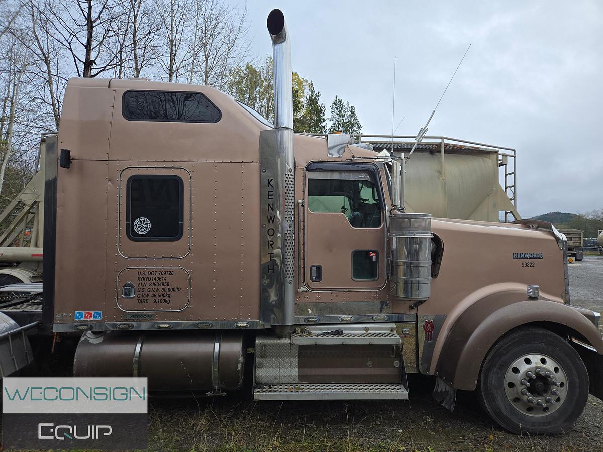 Used 2009 Kenworth W900L TA Sleeper Truck Tractor