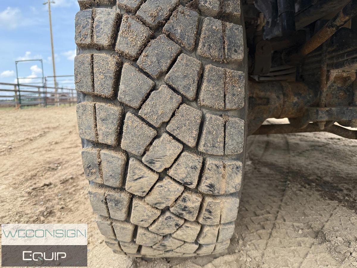 Used 2017 Peterbilt Single Axle Hydrovac