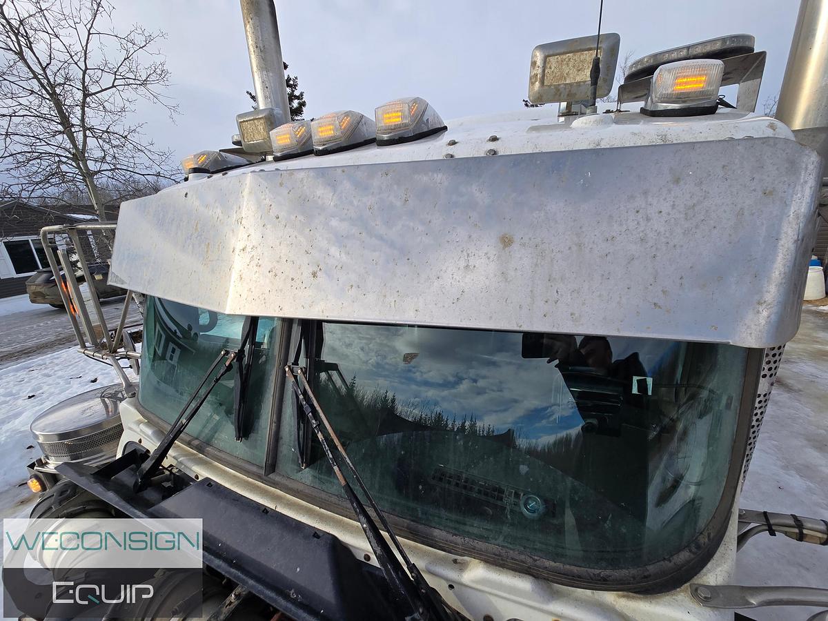 Used 2013 Kenworth T800 Winch Truck