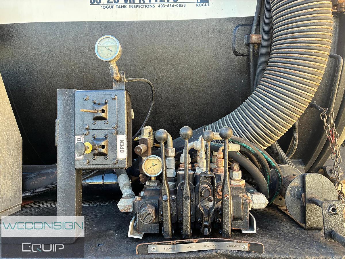 Used 2012 Freightliner Coronado SD Combo Vacuum Truck