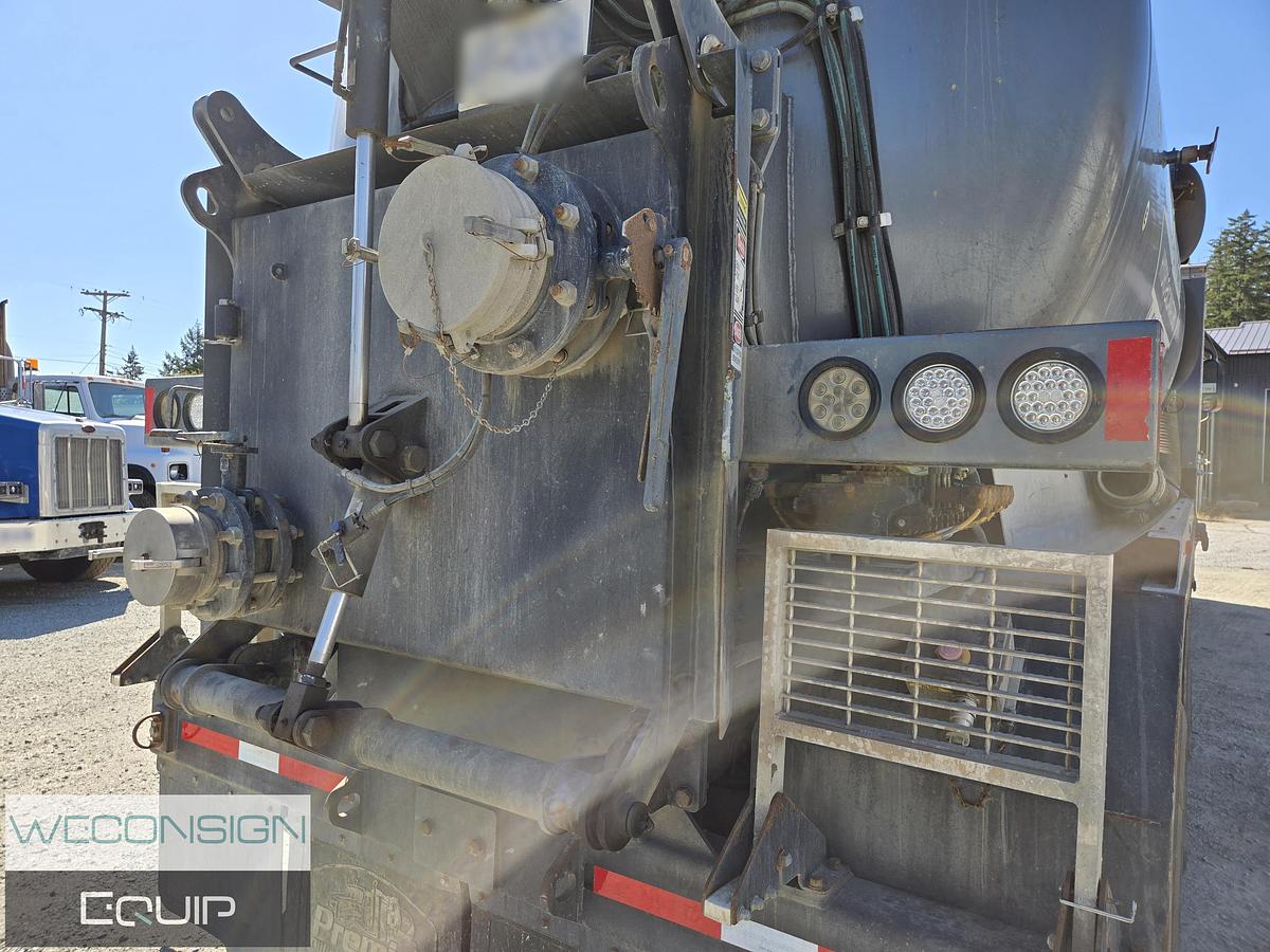 Used 2015 CAT Hydro Excavator