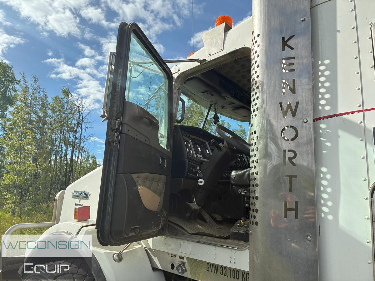 Used 2010 Kenworth T800 Tri Drive Combo Vac