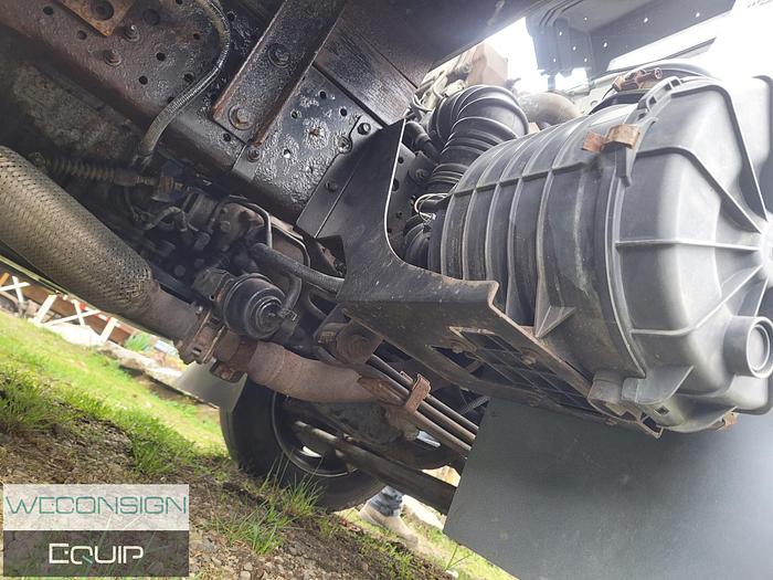 Used 2011 Isuzu NPR 18' Box/Van