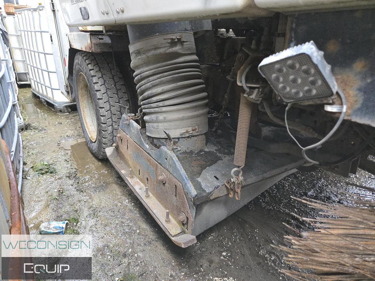 Used 2012 Isuzu NQR Single Axle Sweeper Truck