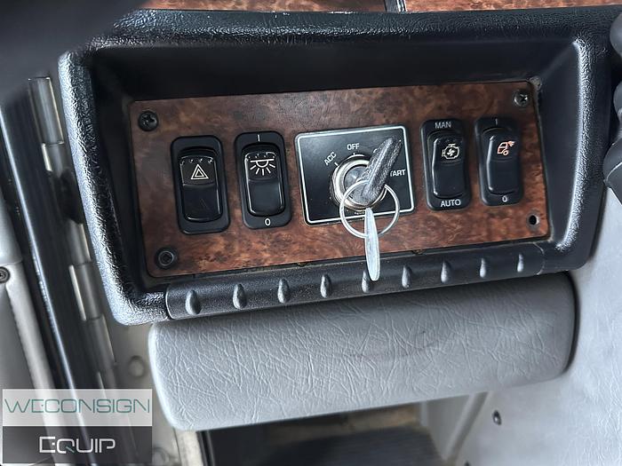 Used 2004 Kenworth C500B Bed Truck