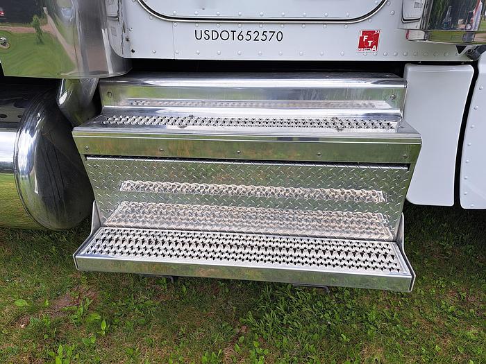 Used 2020 Peterbilt 389 With SUPER 40s HWY Truck Tractor (01665)