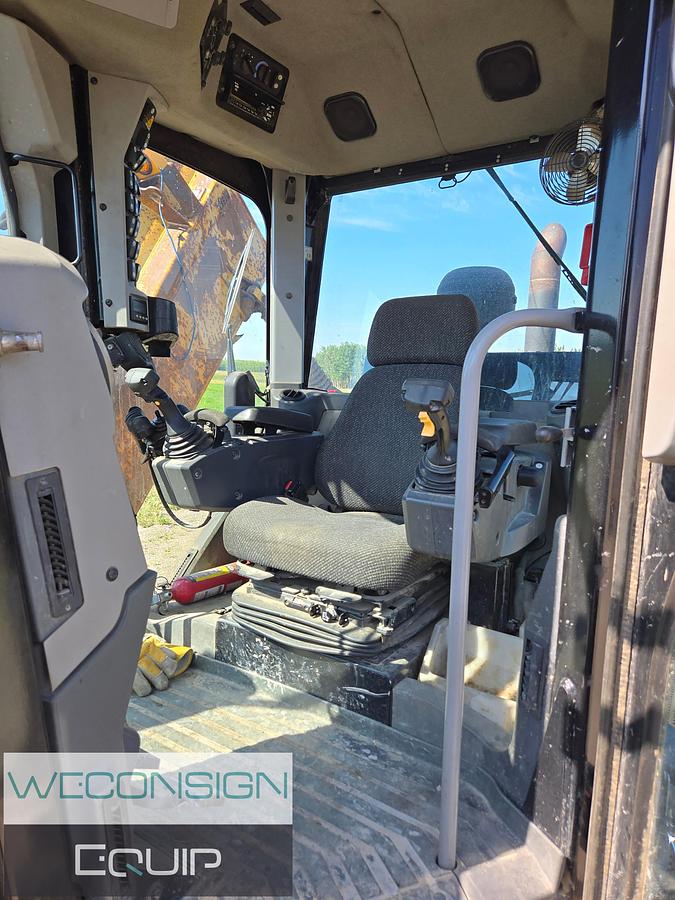 Used 2014 CAT 140M Grader