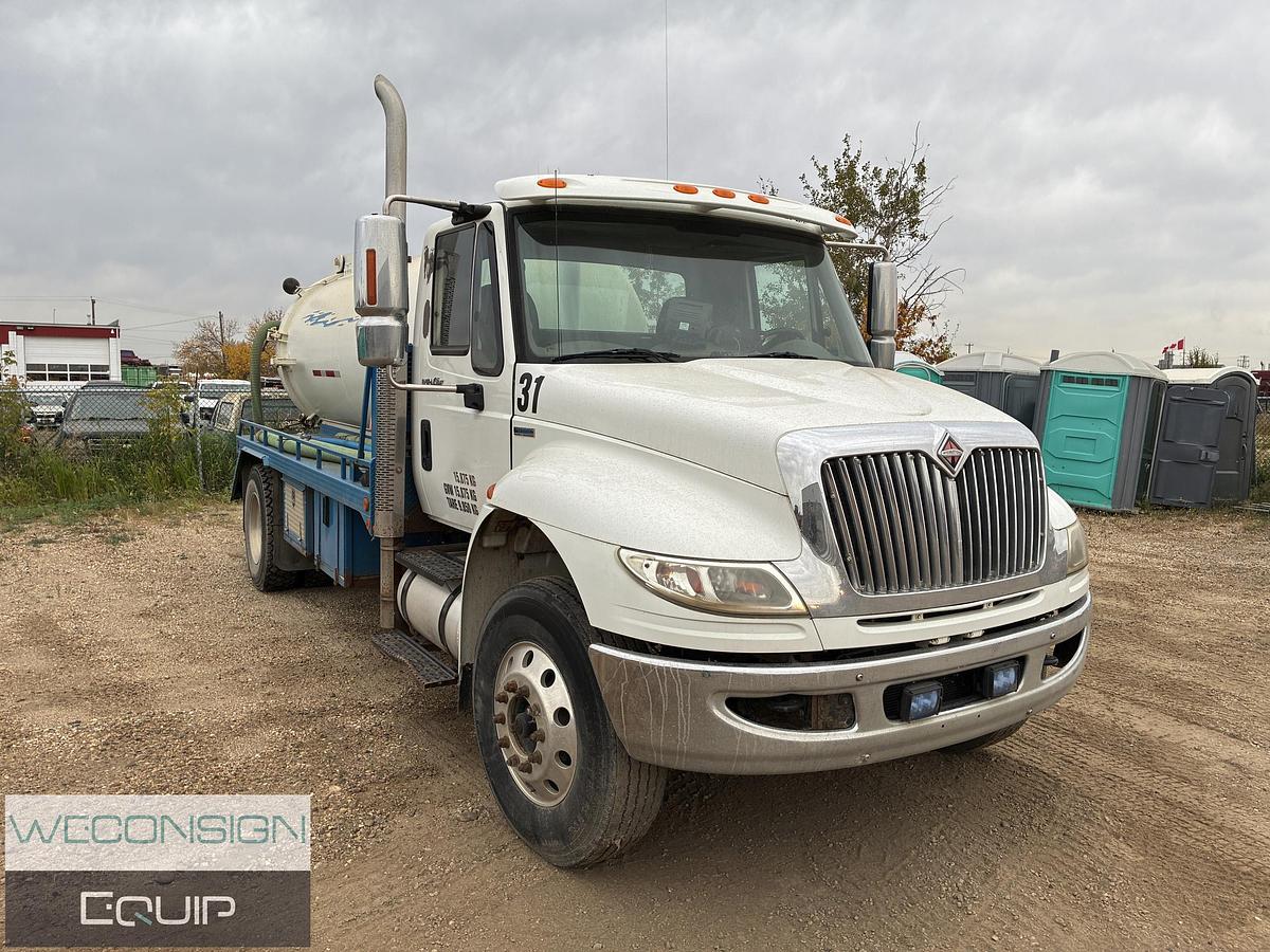 Used 2009 International 4400SBA 4x2 Vacuum Truck