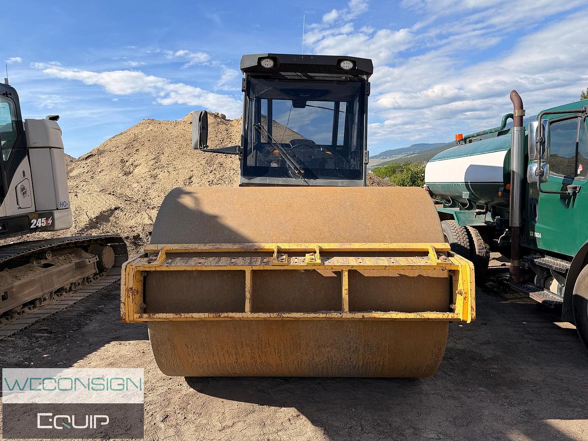Used 2014 Sakai SV540T 84" Compactor