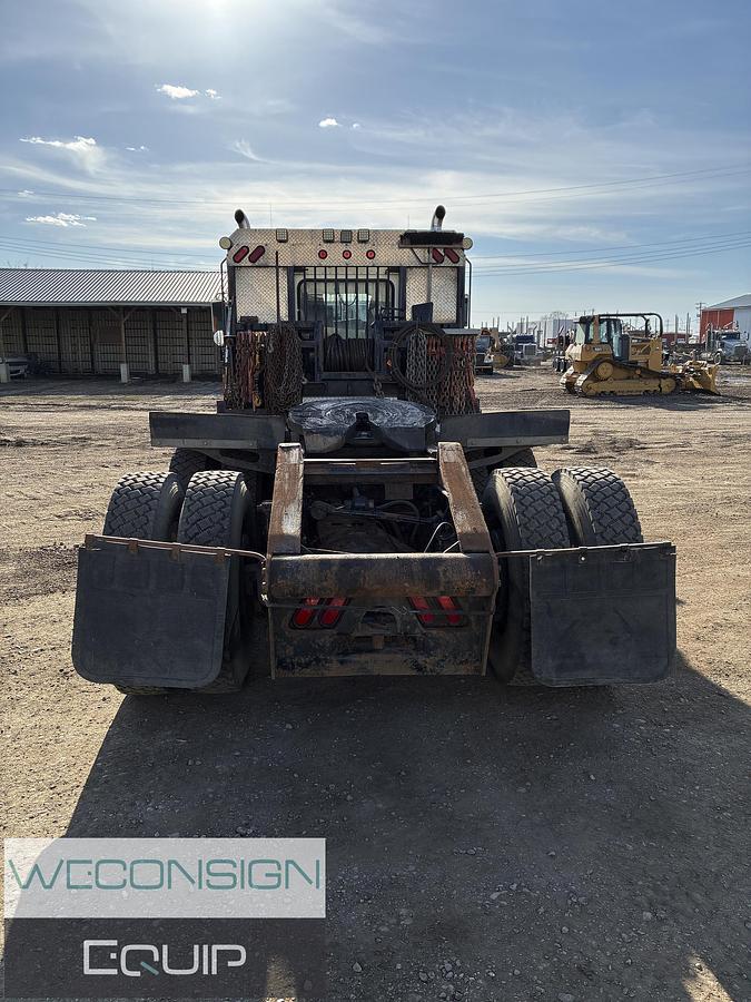 Used 2005 Kenworth T800B Sleeper Winch Truck