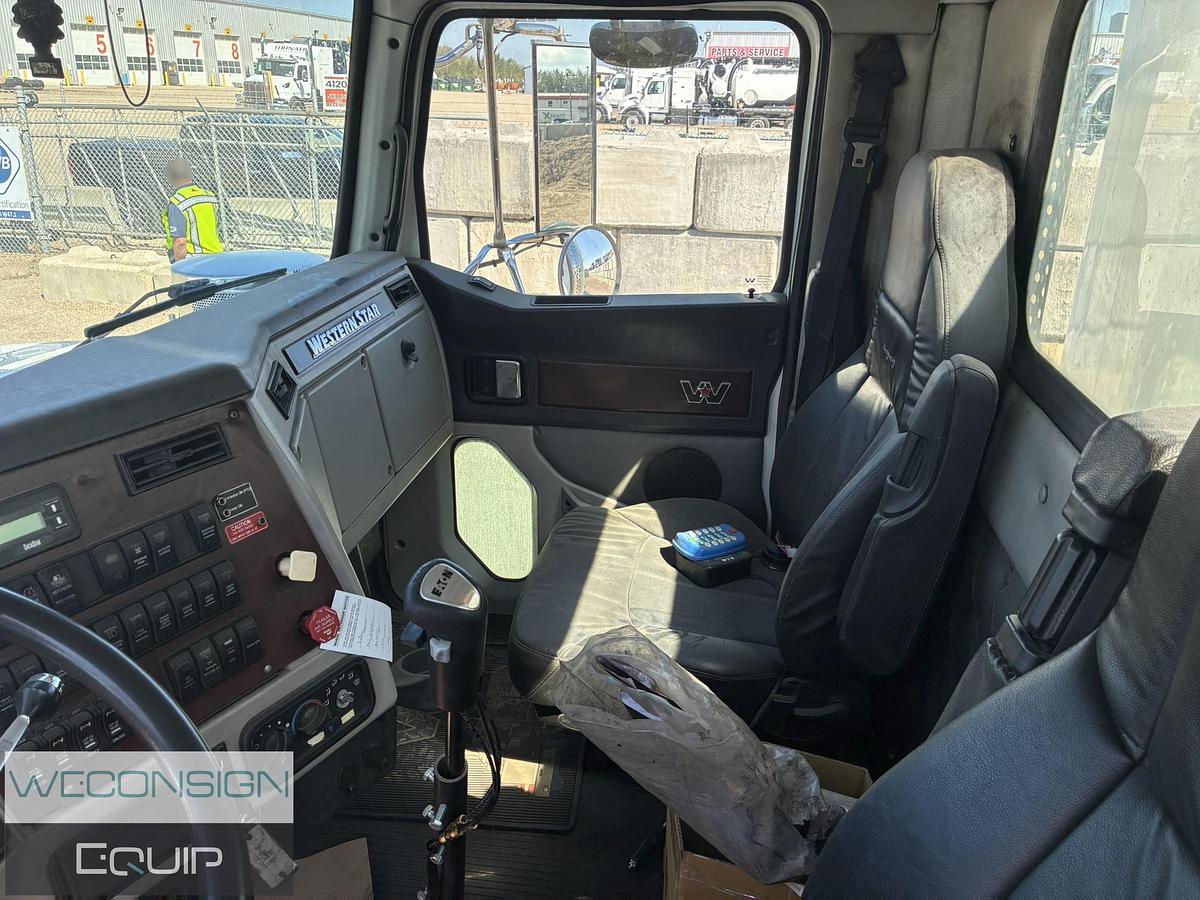 Used 2013 Western Star 4900SB