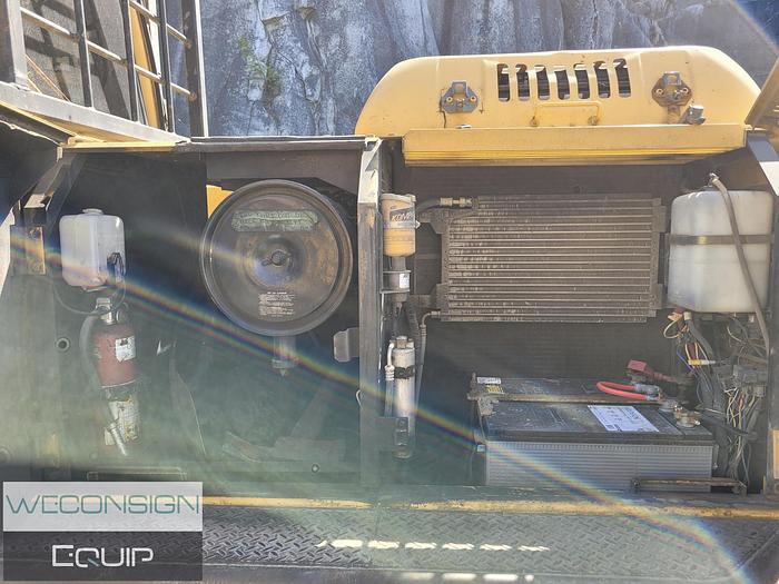 Used 2001 John Deere 200LC Excavator