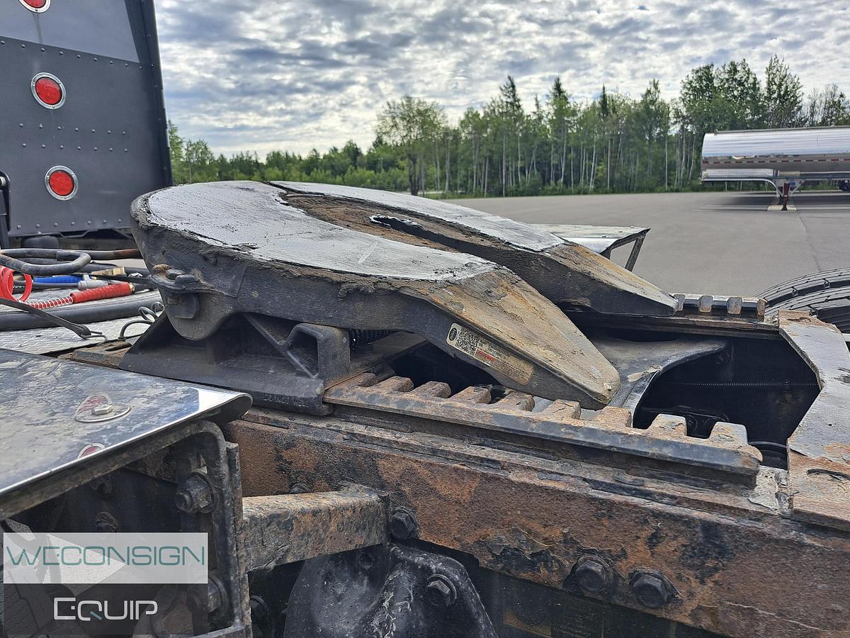 Used 2022 Peterbilt 389