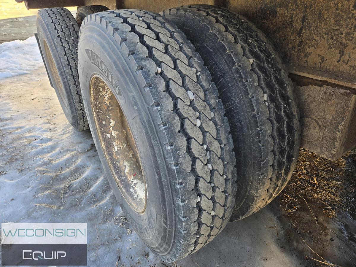 Used 2006 Manac 53' Flat Deck Sliding Axle