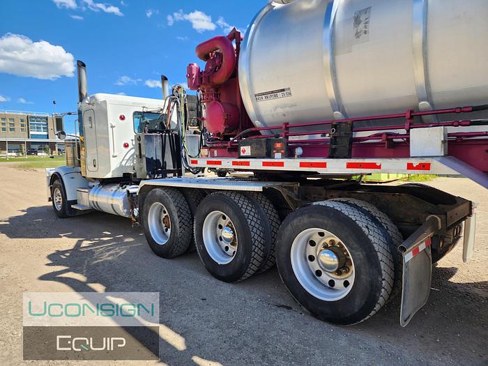 Used 2013 Peterbilt 367 Semi-Vacuum