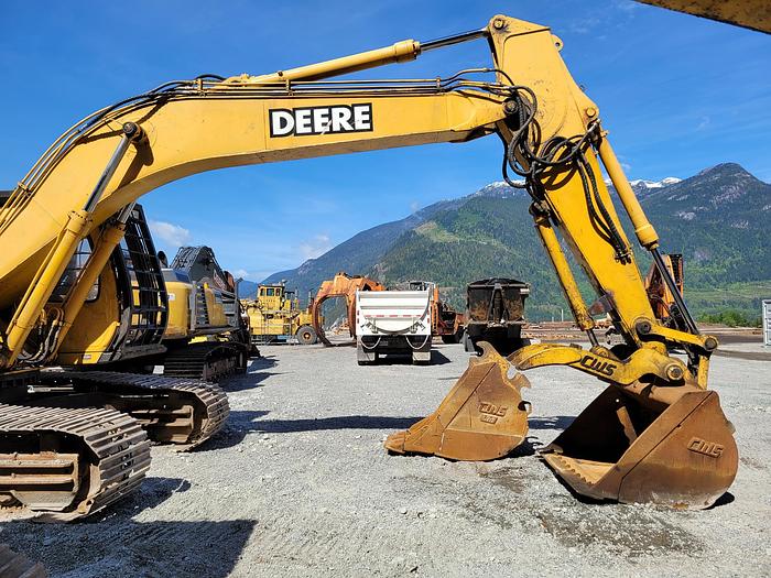Used 1997 John Deere 200LC  Excavator