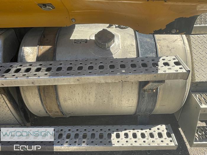 Used 2019 Western Star 5700XE DC Day Cab Truck Tractor