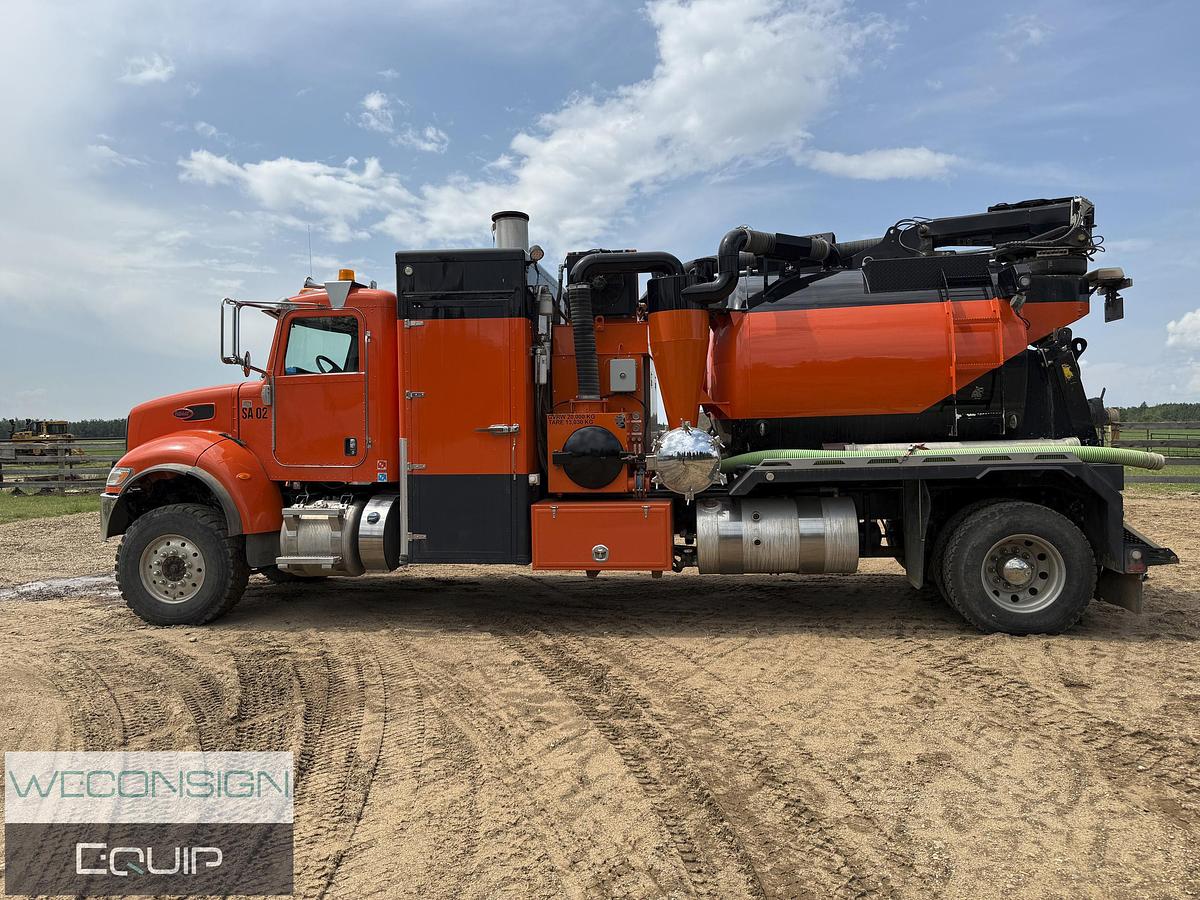 Used 2017 Peterbilt Single Axle Hydrovac