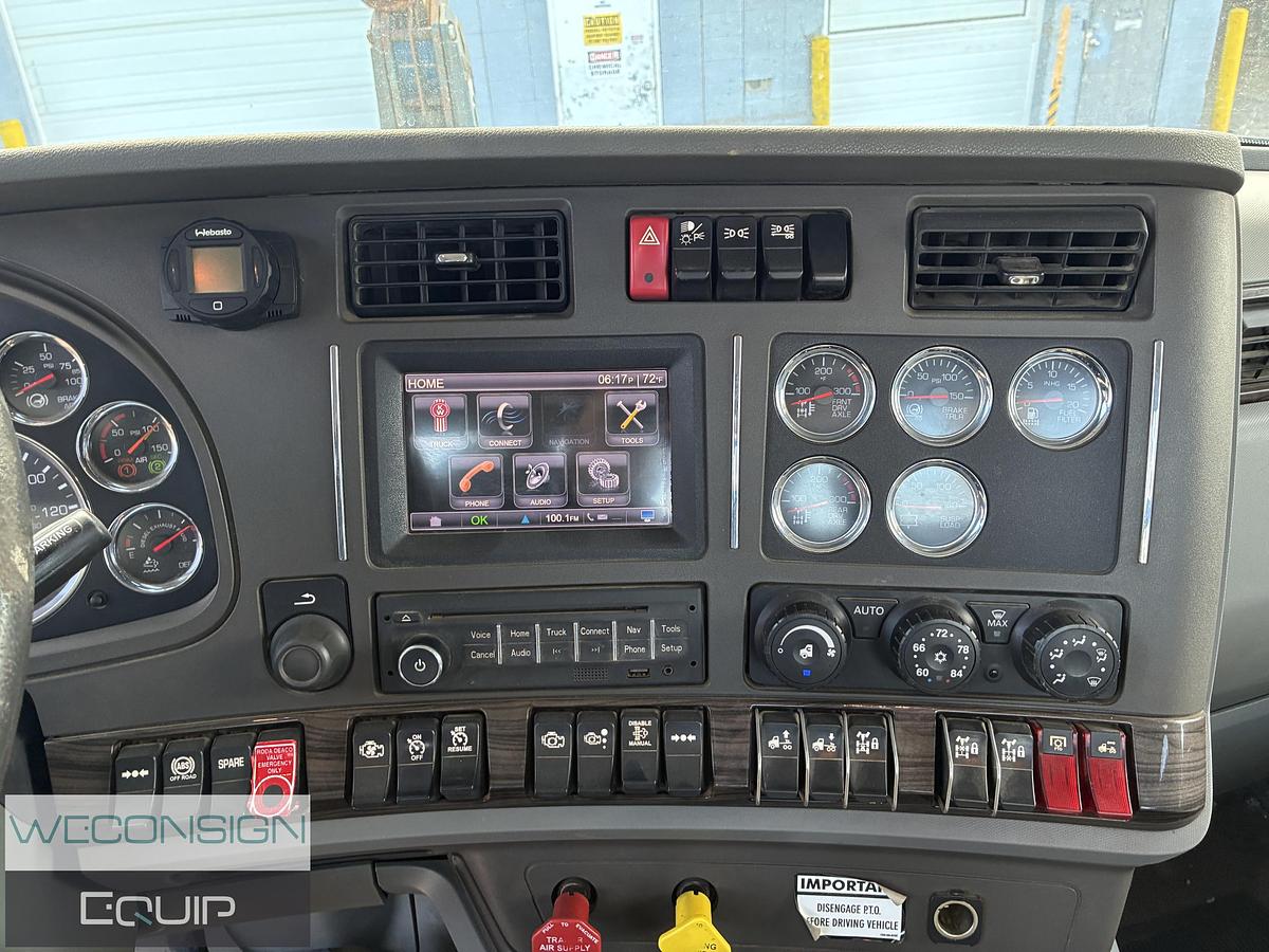 Used 2015 Kenworth T880 Crane Truck