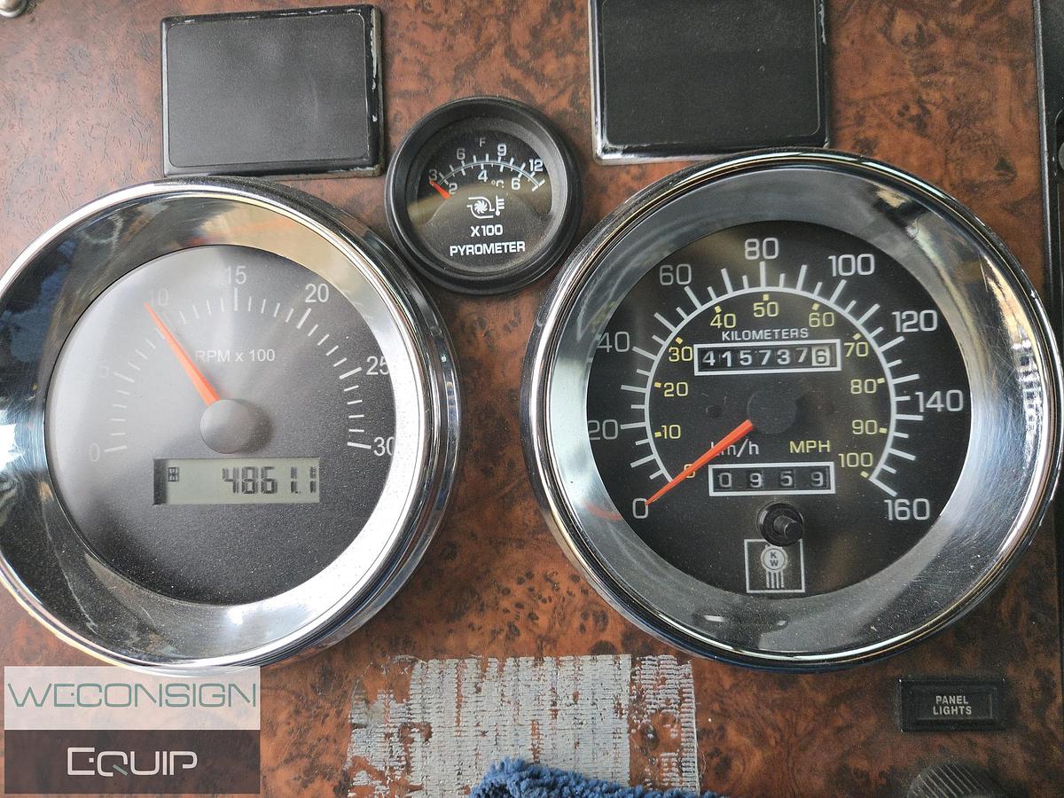 Used 2006 Kenworth W900B Sleeper Truck Tractor