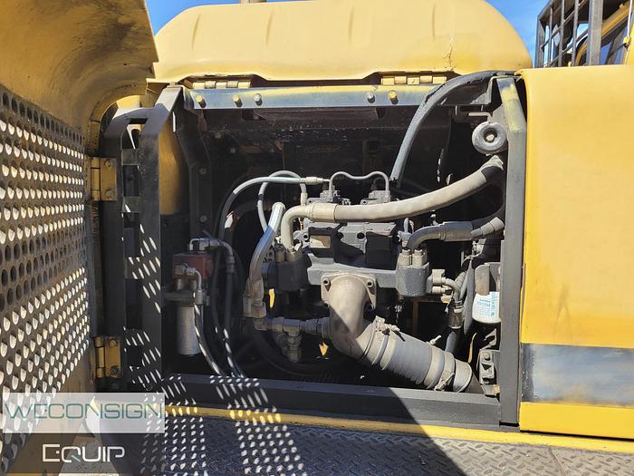 Used 2001 John Deere 200LC Excavator