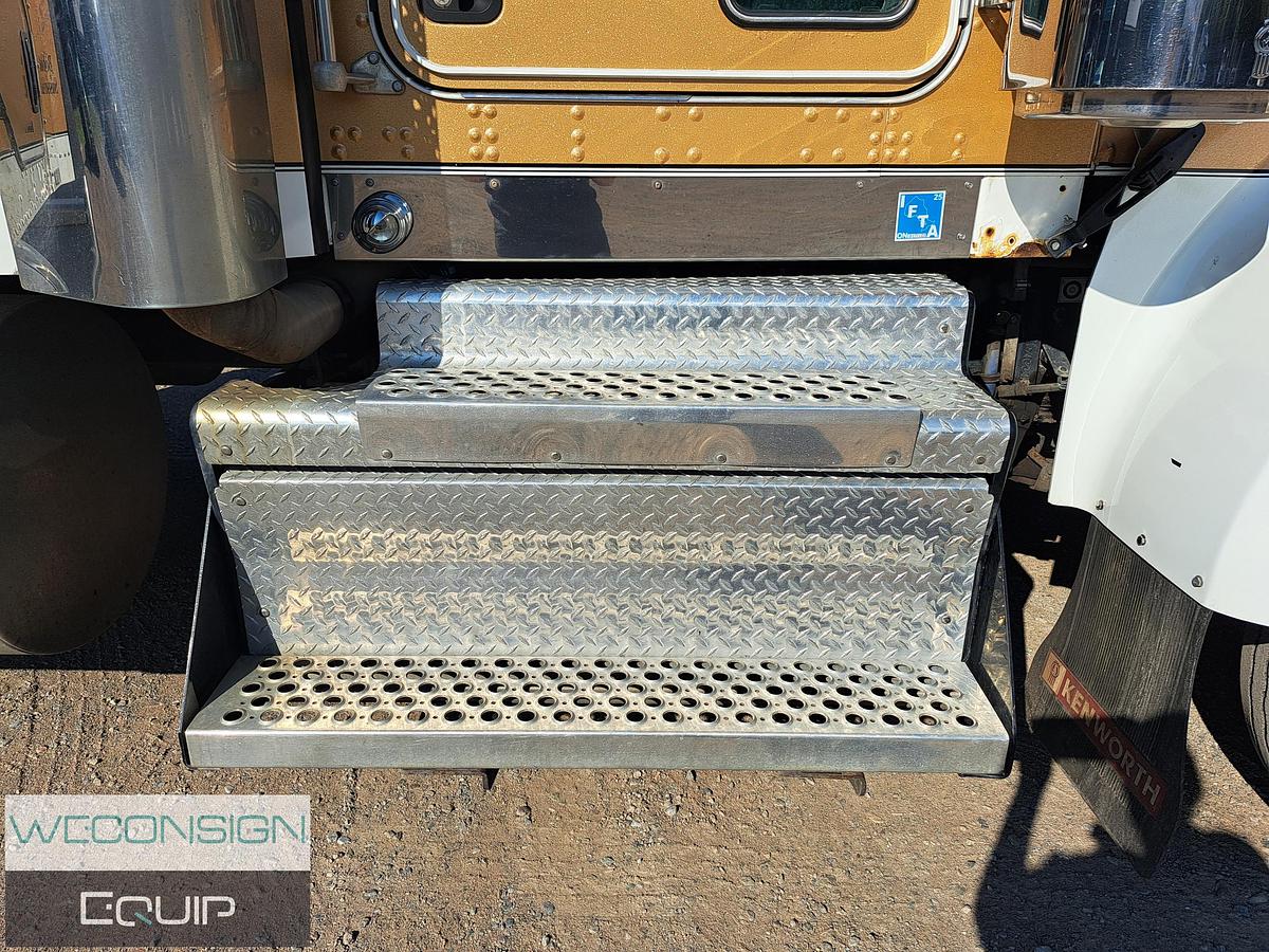 Used 2021 Kenworth W900B