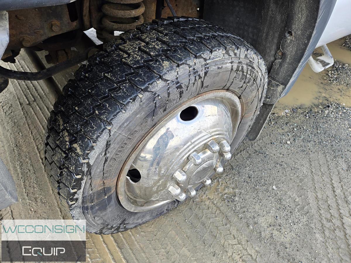 Used 2006 Ford F450 XL Flat Deck Knuckle Boom Truck