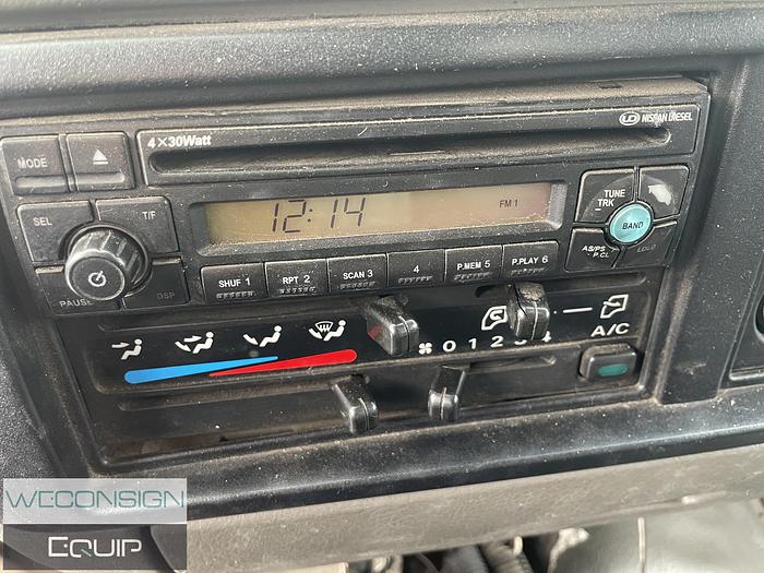 Used 2002 Nissan 2500 – Pavement Marking Vocational Truck