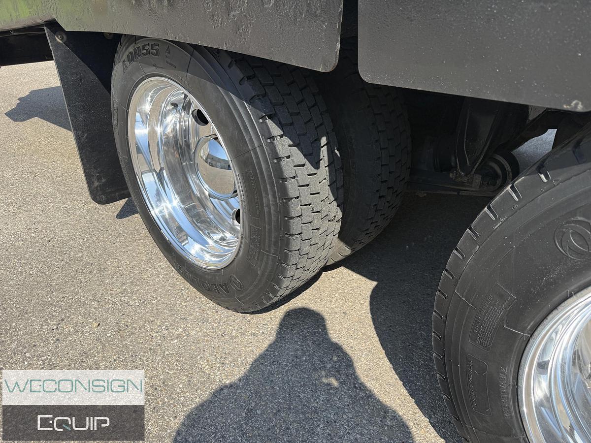 Used Freightliner M2106