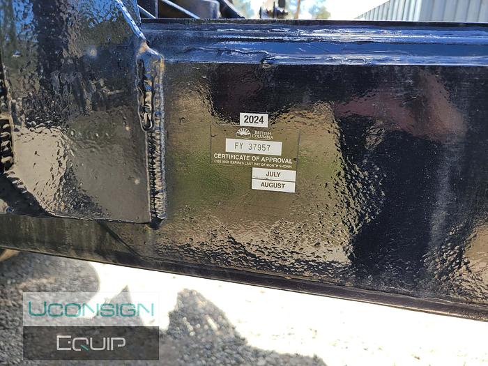 Used 2004 Park / Provac Vacuum Trailer