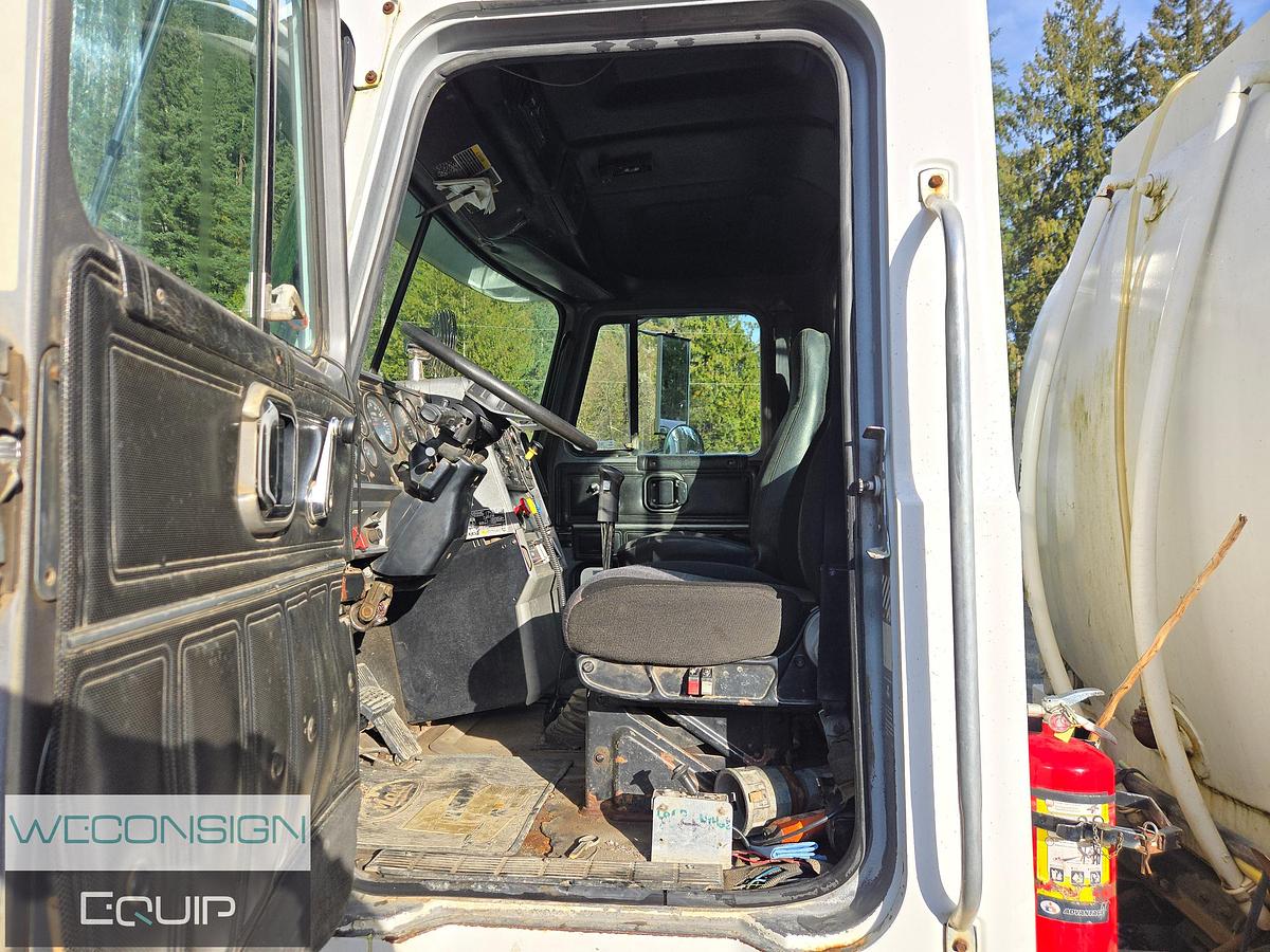 Used 1996 Mack CH613 TA Water Truck