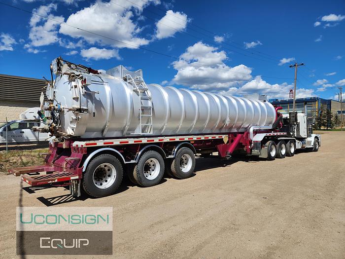 Used 2013 Peterbilt 367 Semi-Vacuum