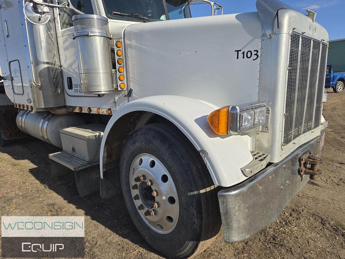 Used 2005 Peterbilt Sleeper Wet Kit Truck