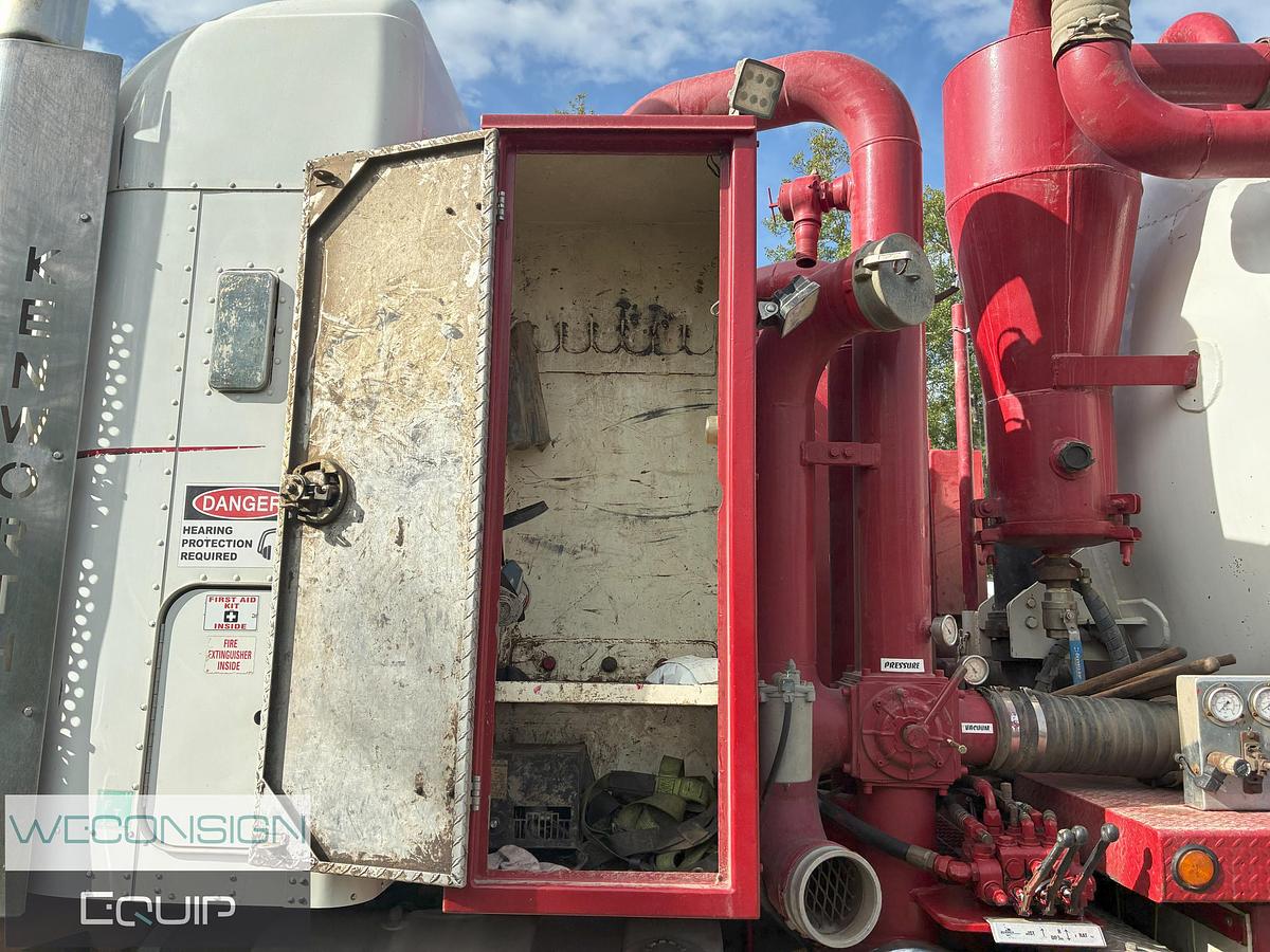 Used 2010 Kenworth T800 Tri Drive Combo Vac