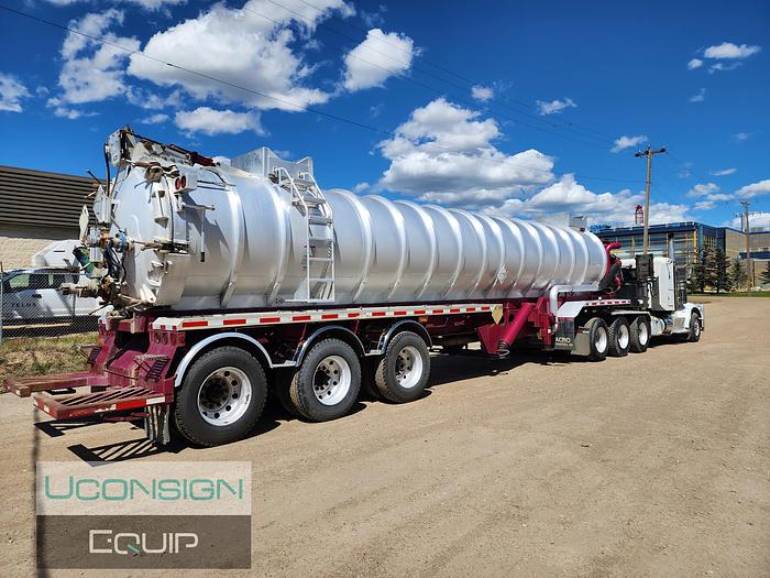 Used 2013 Peterbilt 367 Semi-Vacuum