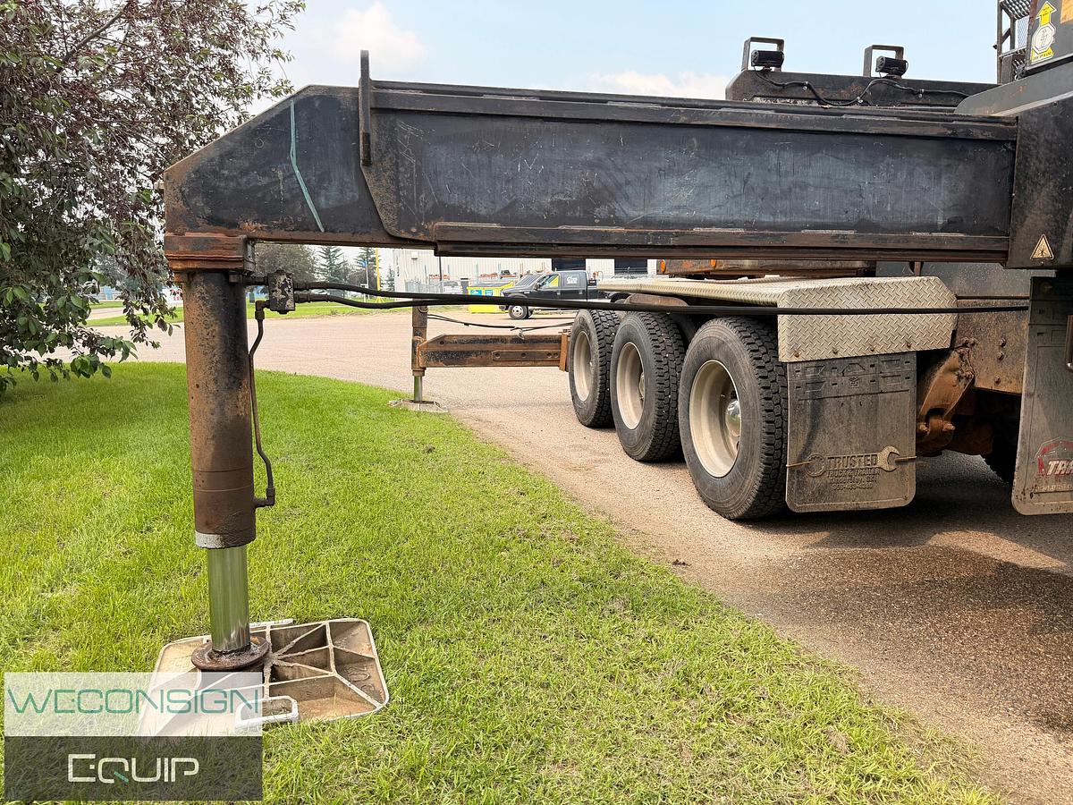Used 2007 Freightliner FLD120SD 35 Ton Knuckle Boom Truck