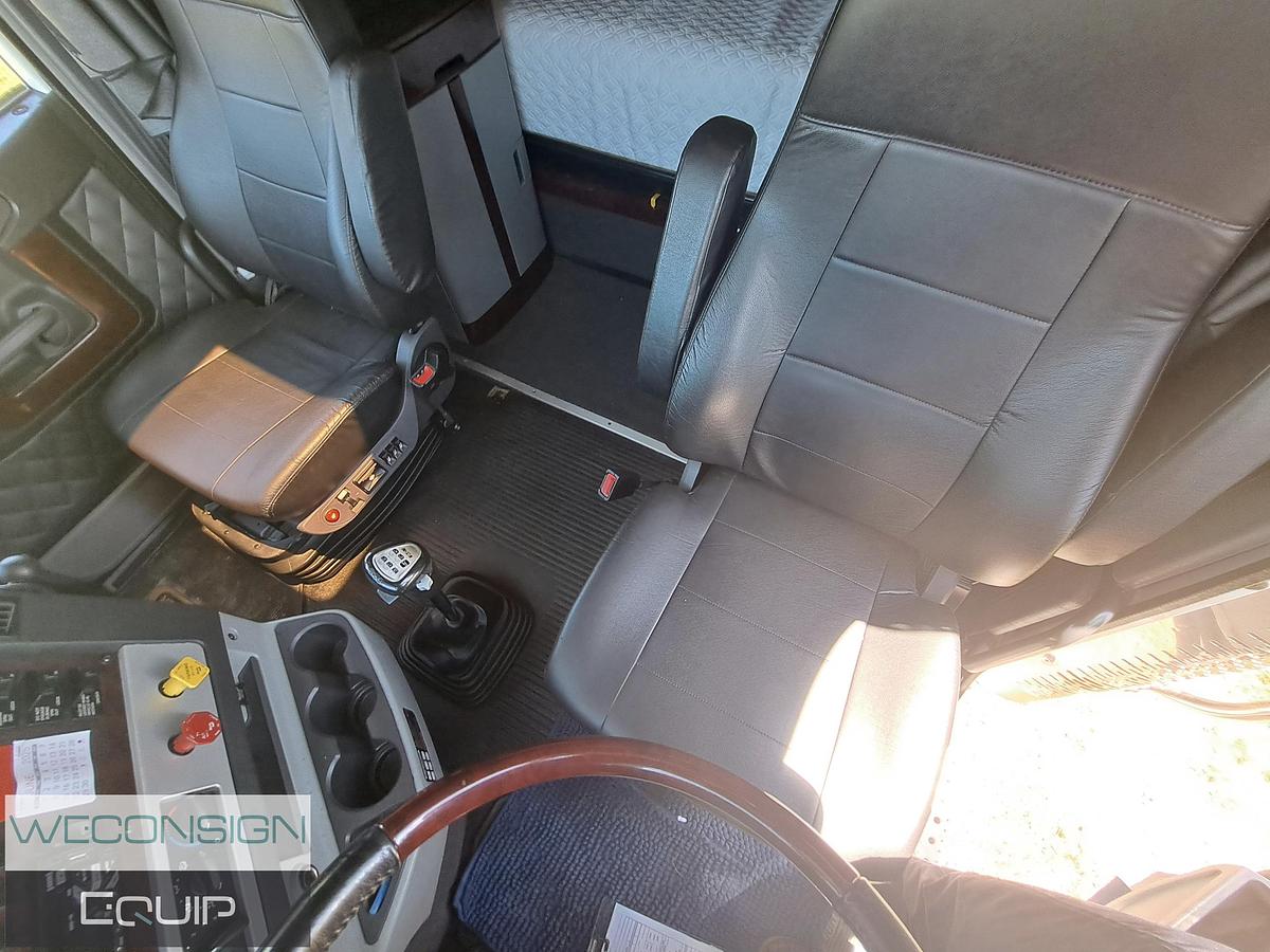 Used 2020 Freightliner Coronado Sleeper Truck Tractor