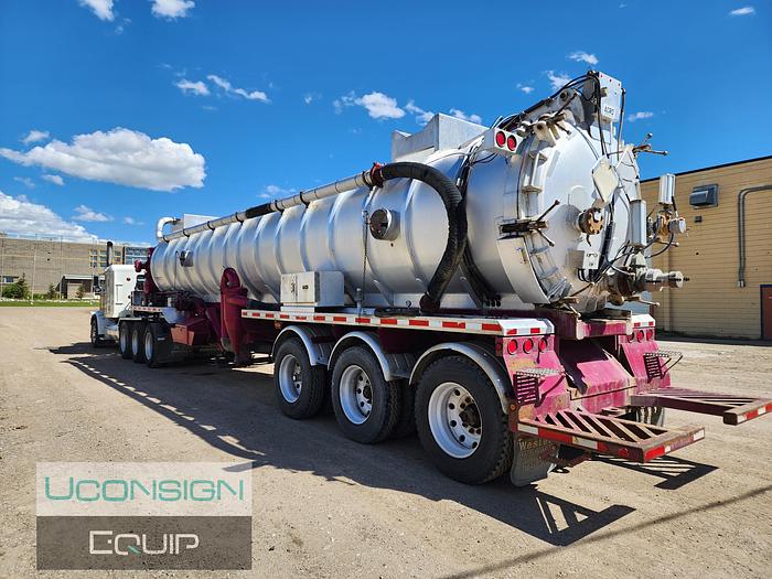 Used 2013 Peterbilt 367 Semi-Vacuum