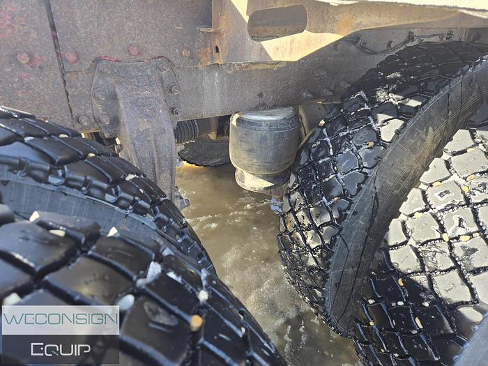 Used 2013 Peterbilt 367 Sleeper Winch Truck