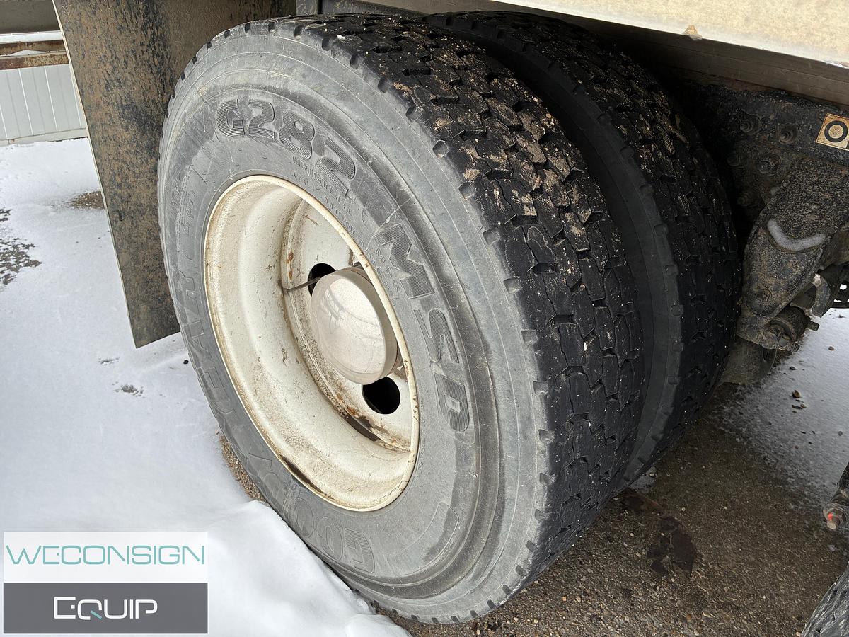 Used 2015 Kenworth T370 Van Truck