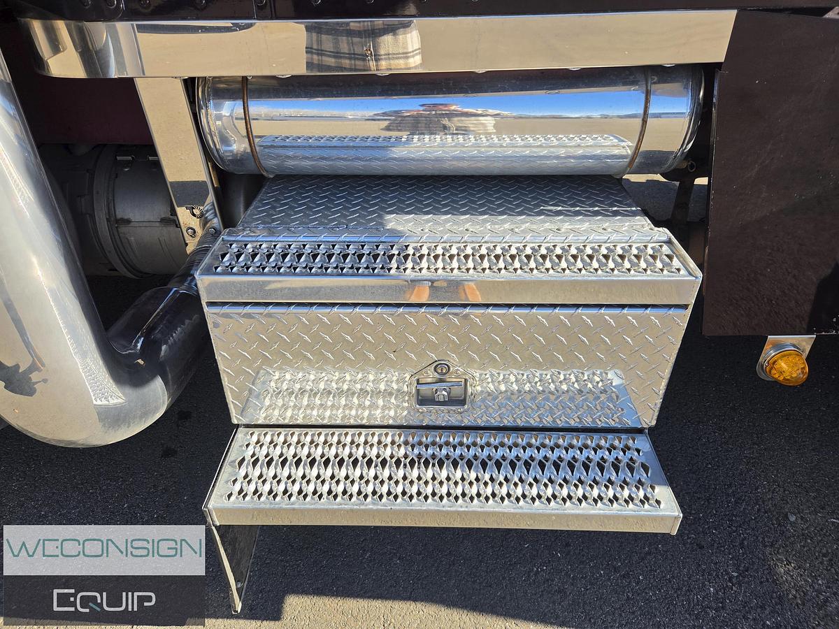 Used 2023 Peterbilt 389 Sleeper Truck Tractor