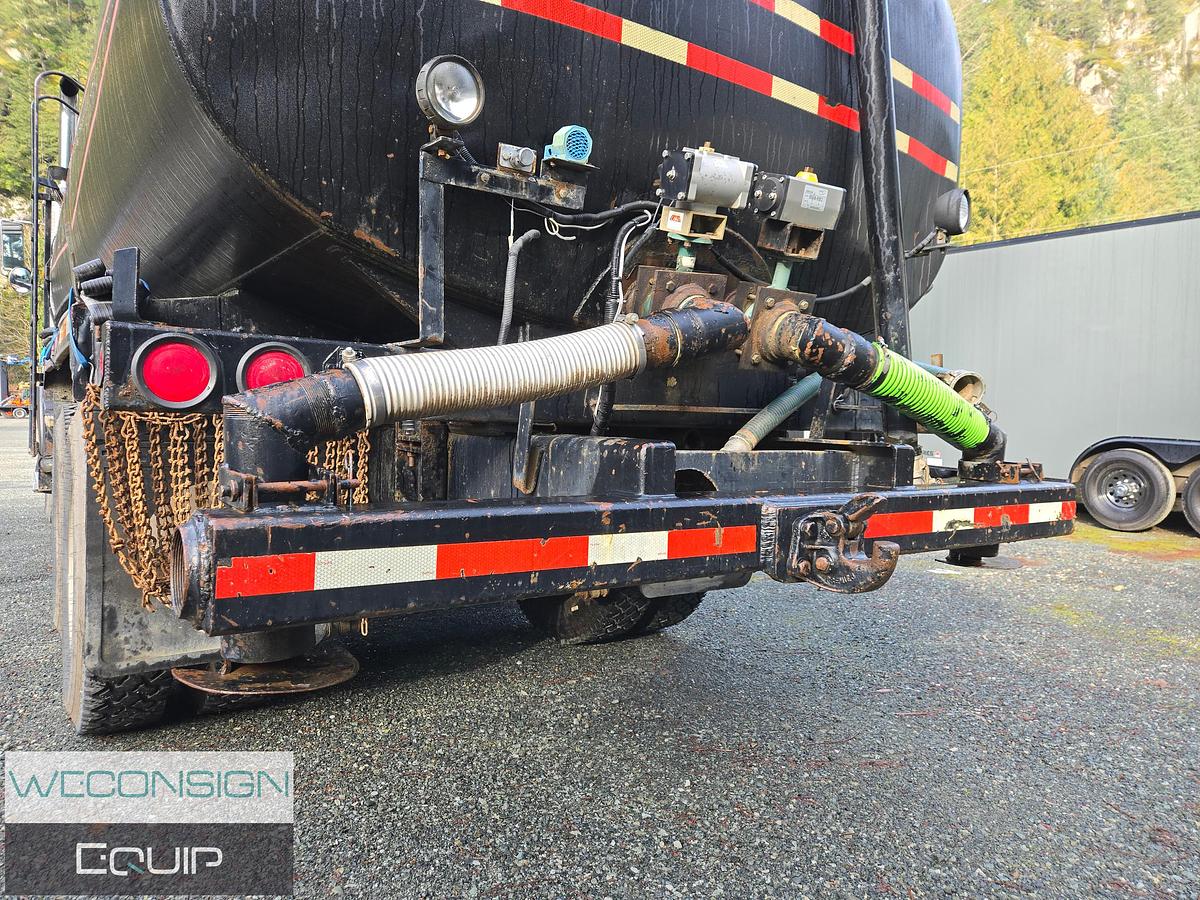 Used 1996 Mack CH613 TA Water Truck