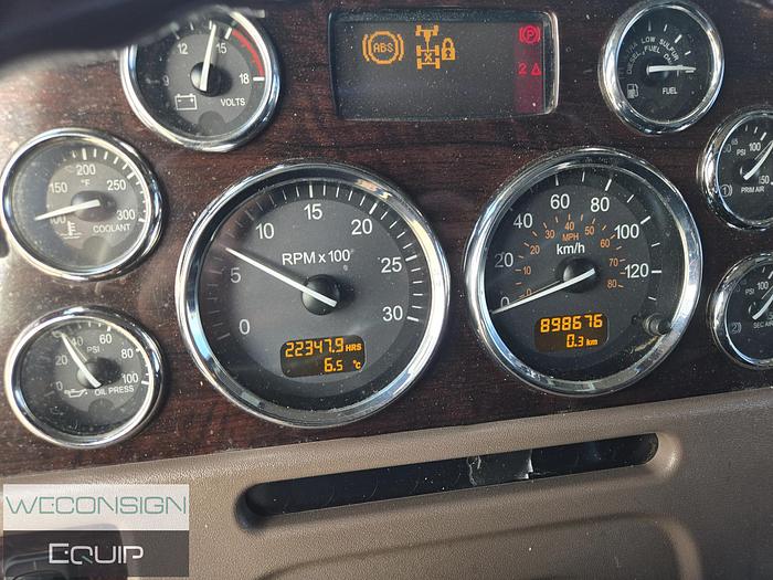 Used 2013 Peterbilt 367 Sleeper Winch Truck