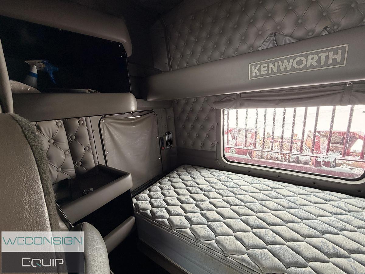 Used 2015 Kenworth T800 Tri Drive Winch Truck