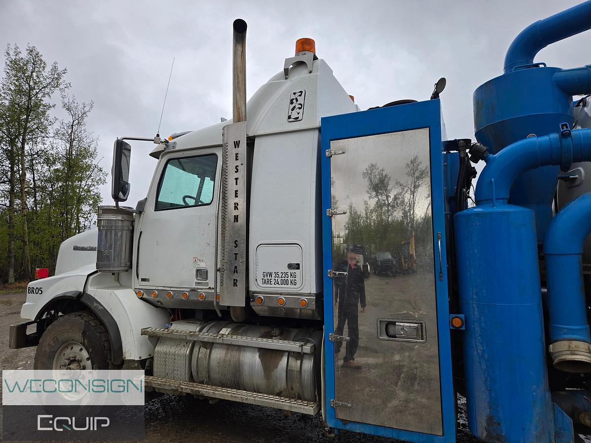 Used 2011 Western Star 4900 Tri-Drive DOT Hydrovac